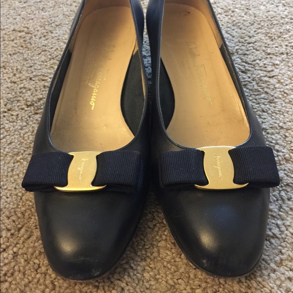 Women’s Salvatore Ferragamo shoes size 9 - Picture 4 of 7